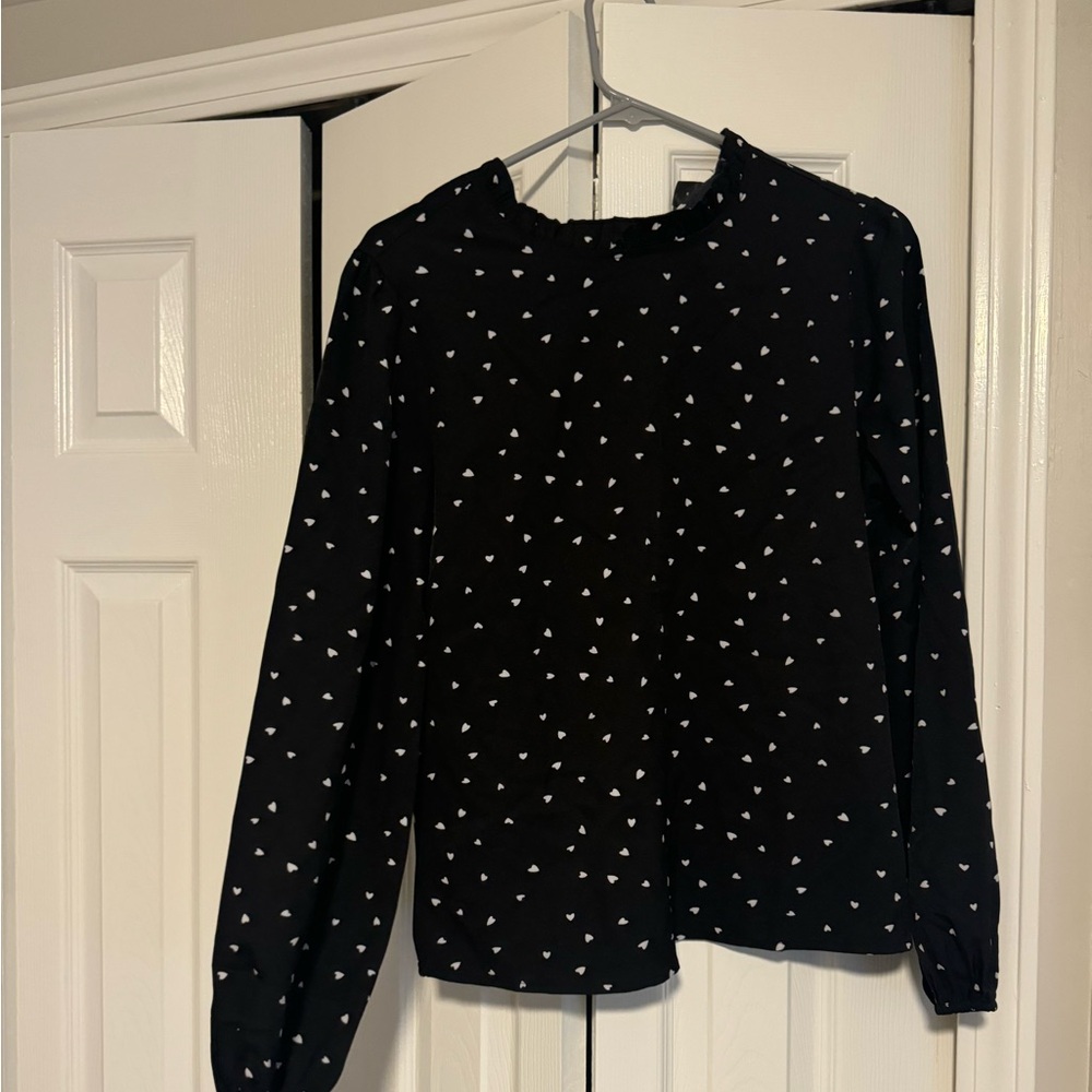 Business shirt, ruffled collar with heart pattern